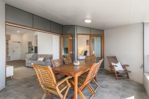One-Bedroom Apartment with Balcony