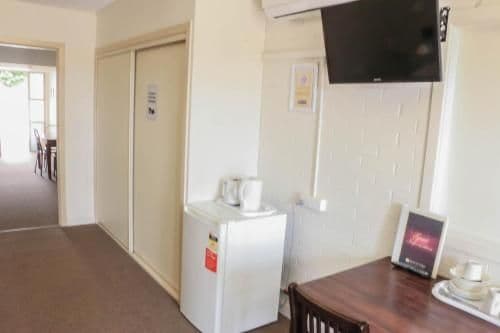 Family Queen Double Twin Room