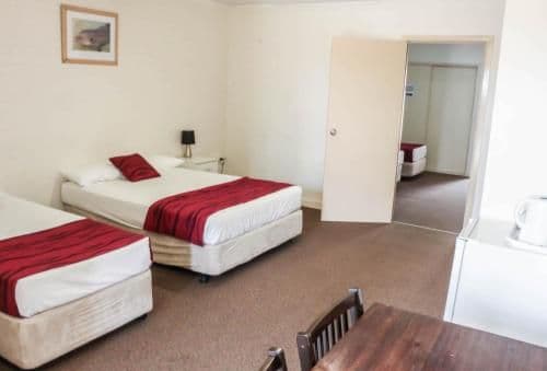 Family Queen Double Twin Room
