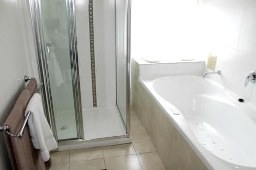 Executive King Room with Spa Bath