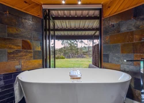 Deluxe Queen Suite with Bath