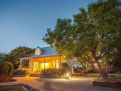 Vineyard Cottages0