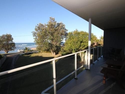 BEACHFRONT 3- 3/12 Bundella Ave LC (Beachfront 3- 3/12 Bundella Ave Lc)0