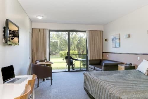 Gold Spa Suite