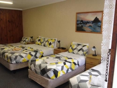 Turn-In Motel4