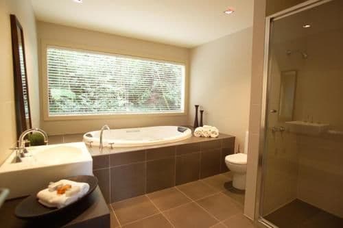 Treetops Cottage 1