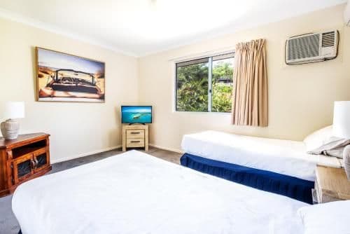Two-Bedroom Apartment - Sunset Waters 05