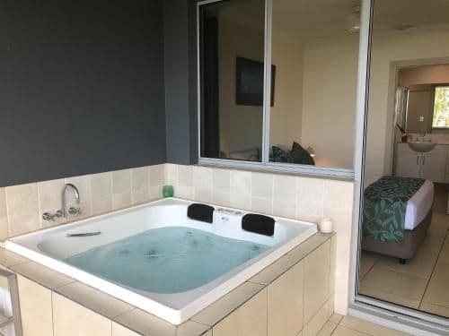 Two-Bedroom Apartment - Blue Water Views 14