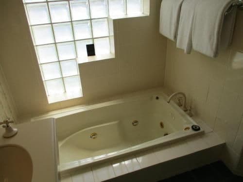 Suite with Spa Bath
