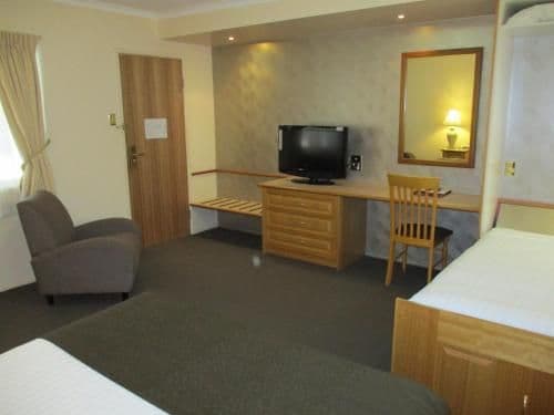 Deluxe Queen Room