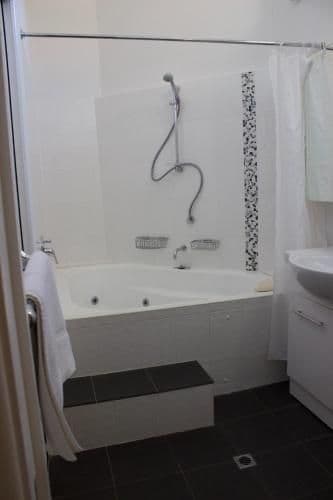 Executive Suite with Spa Bath