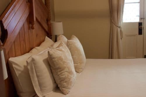 Premium Queen Room with Shared Bathroom