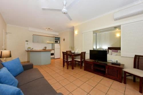 Deluxe One-Bedroom Apartment