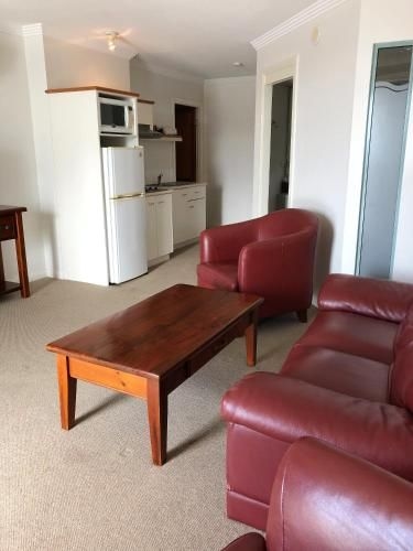 Burnett Riverside Hotel3