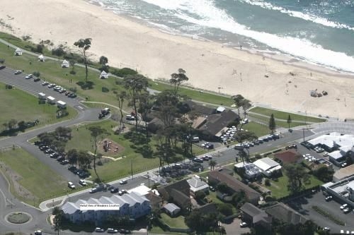 Breakers Apartments2