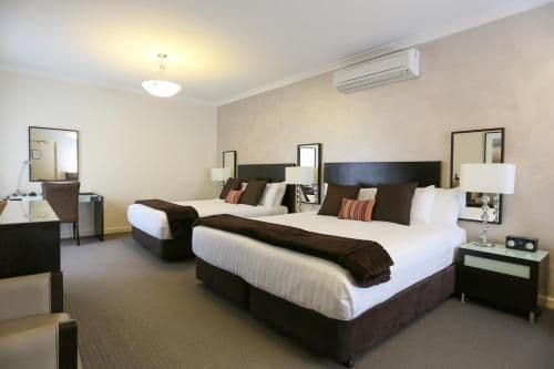 Deluxe Family Room