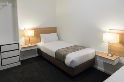 Deluxe Two-Bedroom Apartment with Kitchen