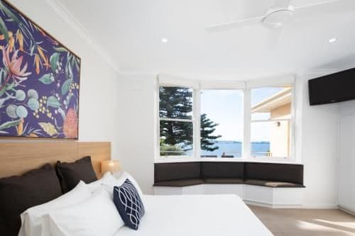 Superior Two-Bedroom Waterfront Apartment with Fully Equipped Kitchen