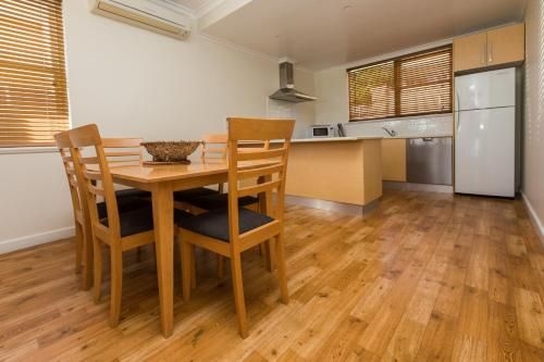 Bay 10 - Suites and Apartments2