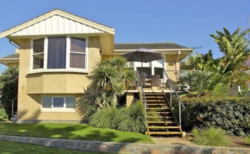 Superior Two-Bedroom Waterfront Apartment with Fully Equipped Kitchen