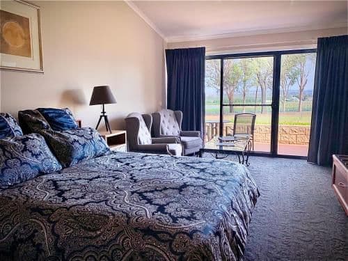 Vineyard View - Deluxe Queen Room