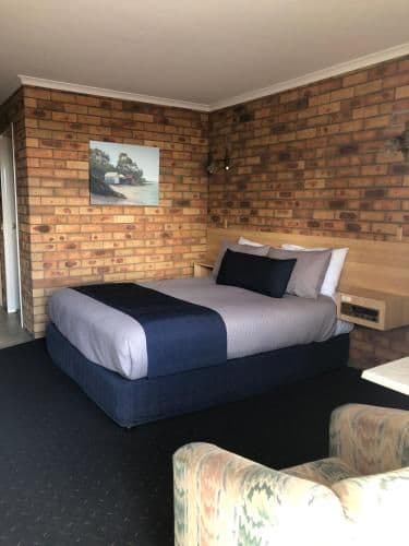Queen Room with Kitchenette