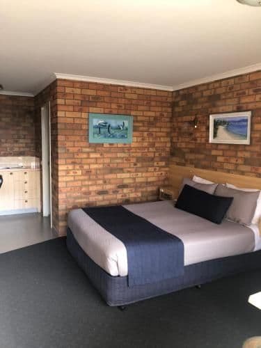 Queen Room with Kitchenette