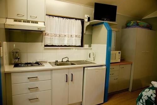 Lake Eacham Tourist Park & Cabins1