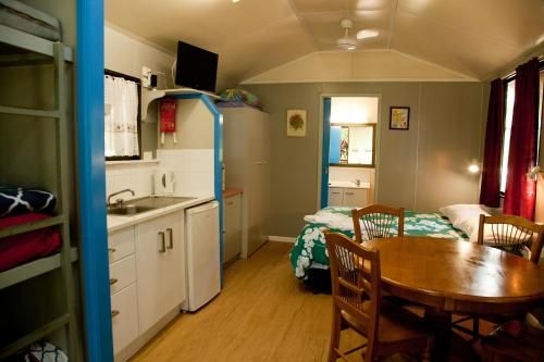 Lake Eacham Tourist Park & Cabins4
