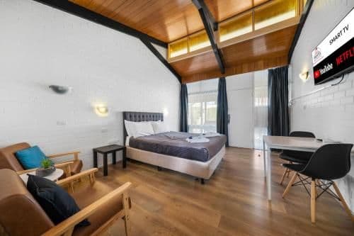 Deluxe Queen Room