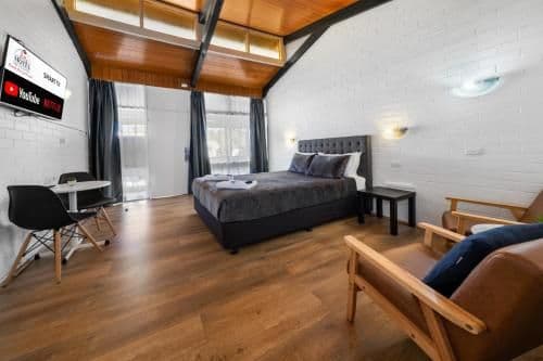 Deluxe Queen Room