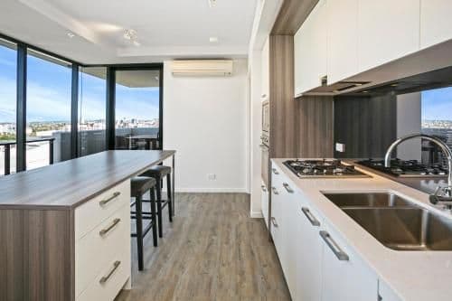 One-Bedroom Apartment with City View