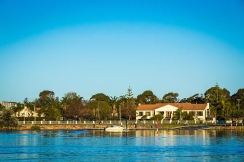 Aquarius Merimbula0