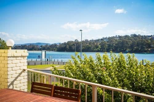 Three-Bedroom Apartment with Lake View