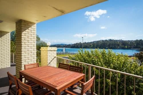 Three-Bedroom Apartment with Lake View