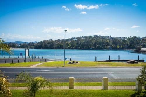 Three-Bedroom Apartment with Lake View