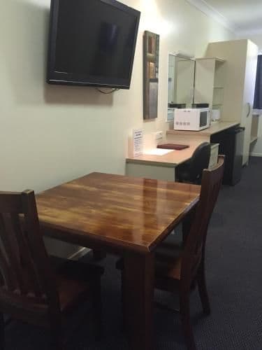 Business Queen Room