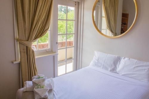 Gardners Inn Hotel3