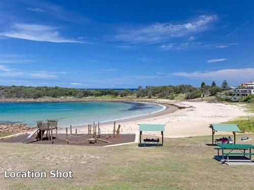 'SeaHaven', 2 Richardson Ave - Large home with Aircon, Smart TV, WIFI, Netflix & Boat Parking (SeaHaven 2 Richardson Ave - Large home with Aircon)2