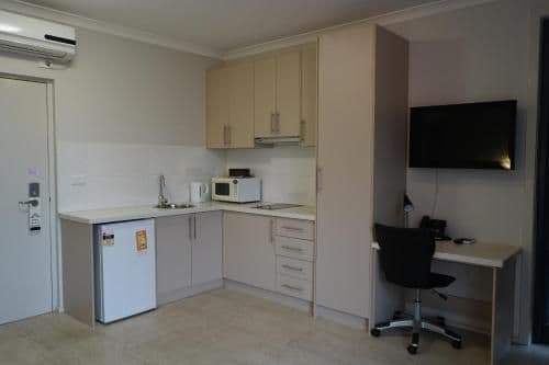 Lygon Front Suite
