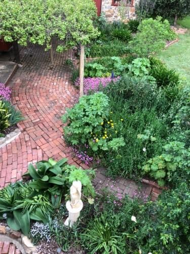 Cottage with Garden View