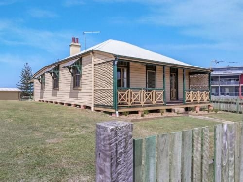 Yamba Pilot Cottage 2 - pets welcome - close to beach (Yamba Pilot Cottage 2 - Pets Welcome - Close To Beach)3