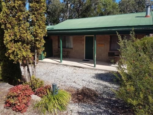 Murray Gardens Cottages & Motel3