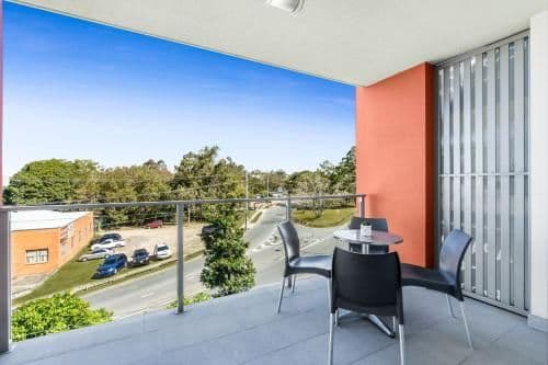 One-Bedroom Apartment - Queen