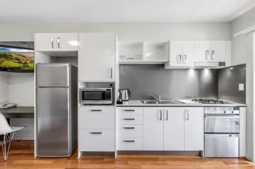 One-Bedroom Apartment - Queen
