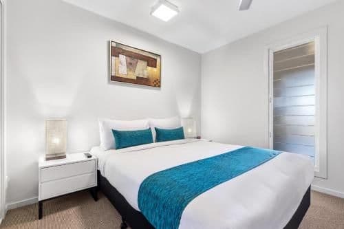 One-Bedroom Apartment - Queen