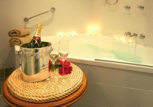 Luxury King Suite with Spa Bath