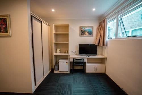Deluxe Queen Room