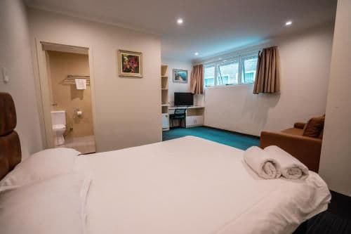 Deluxe Queen Room