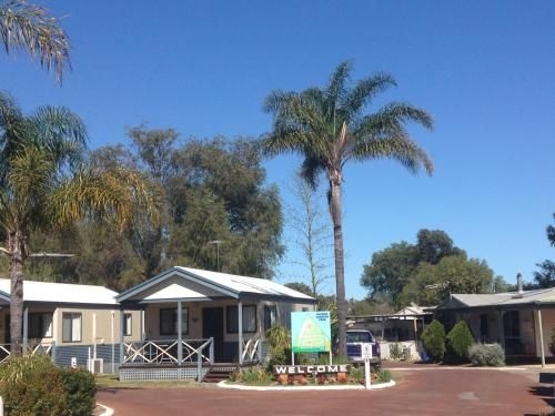 Pinjarra Caravan Park and Cabins0